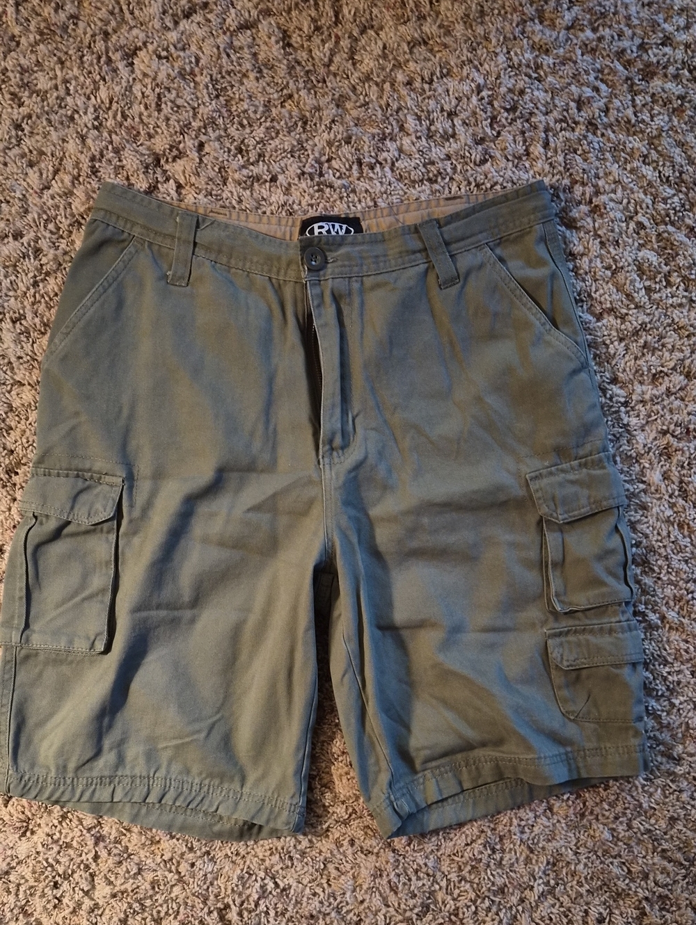 RW Olive Cargo Shorts with Multiple Utility Pockets